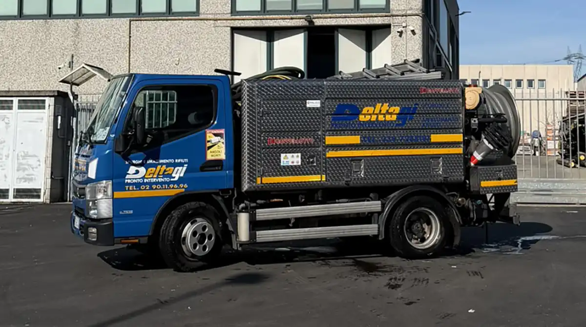 Deltagi-Mezzi-Mitsubishi-Fuso-Canter